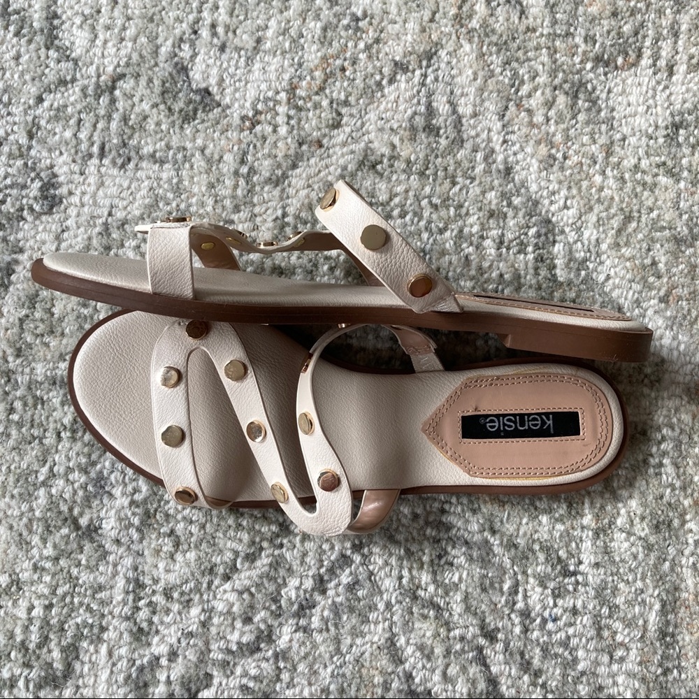 Comfy flat with unique design new in box